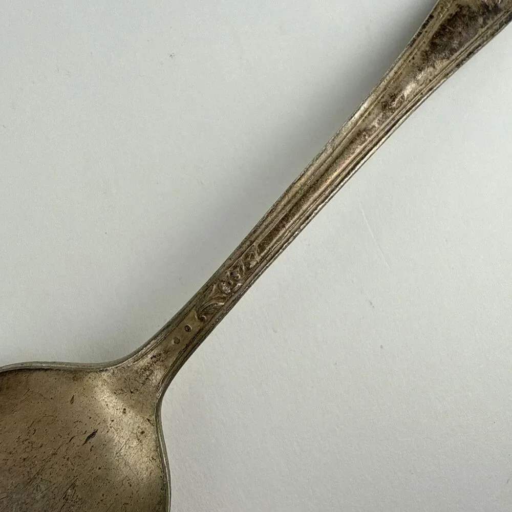 VTG Oneida Community Tudor Plate QUEEN BESS II 1946 Solid Serving Spoon 8 1/4